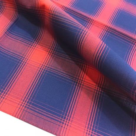 イニシャル刺繍チェックのハンカチ（NAVY*RED）