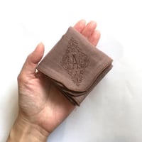 植物色のプチガーゼハンカチ（チェスナッツ）