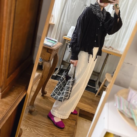 エンブロイダリーレースミニスカーフ（BLACK * WHITE Embroidery）