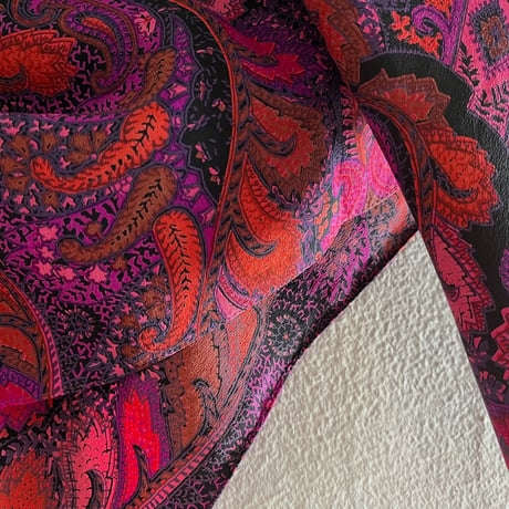 フランス製ヴィンテージ生地のシルクスカーフ（PINK*PURPLE*BLACK Paisley）| SANDÉMEREEN