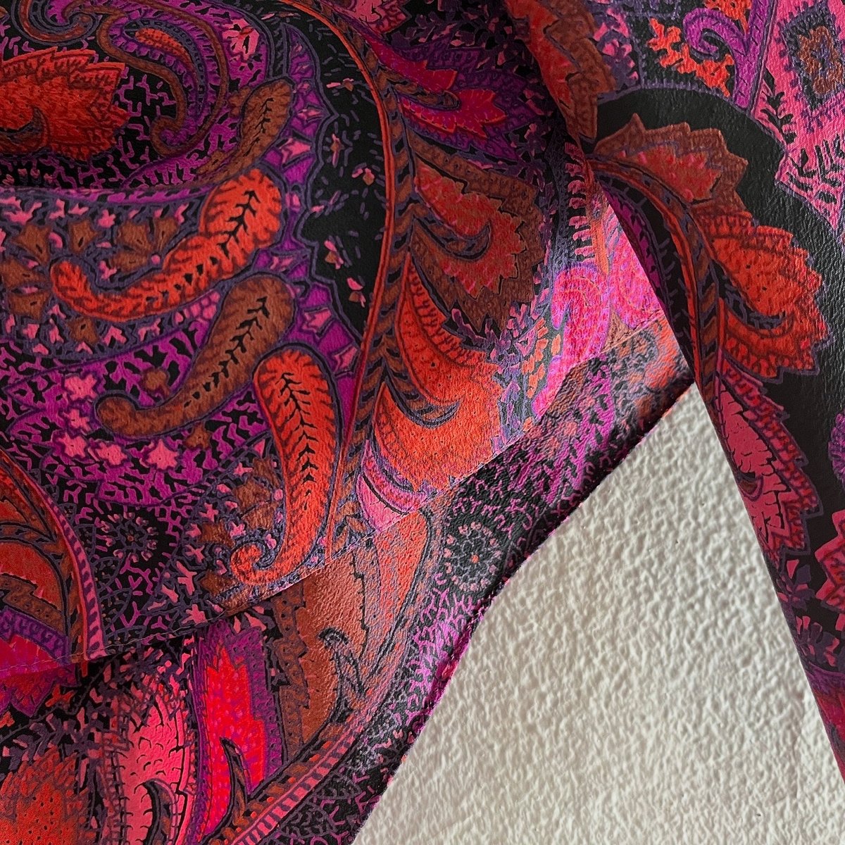 フランス製ヴィンテージ生地のシルクスカーフ（PINK*PURPLE*BLACK