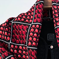 フランス製ヴィンテージ生地のシルクスカーフ（RED - Pomme sur Noir） | SANDÉMEREEN