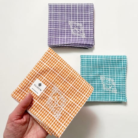 イニシャル刺繍ドビー織ギンガムチェックのハンカチ（ORANGE*WHITE）