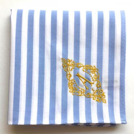 イニシャル刺繍ストライプのハンカチ（PALEBLUE*WHITE）