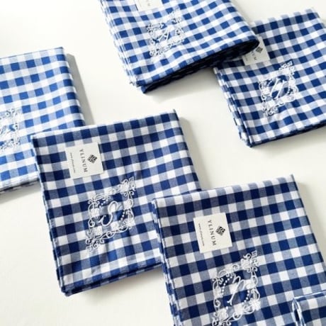 イニシャル刺繍ギンガムチェックのハンカチ（NAVY*WHITE）