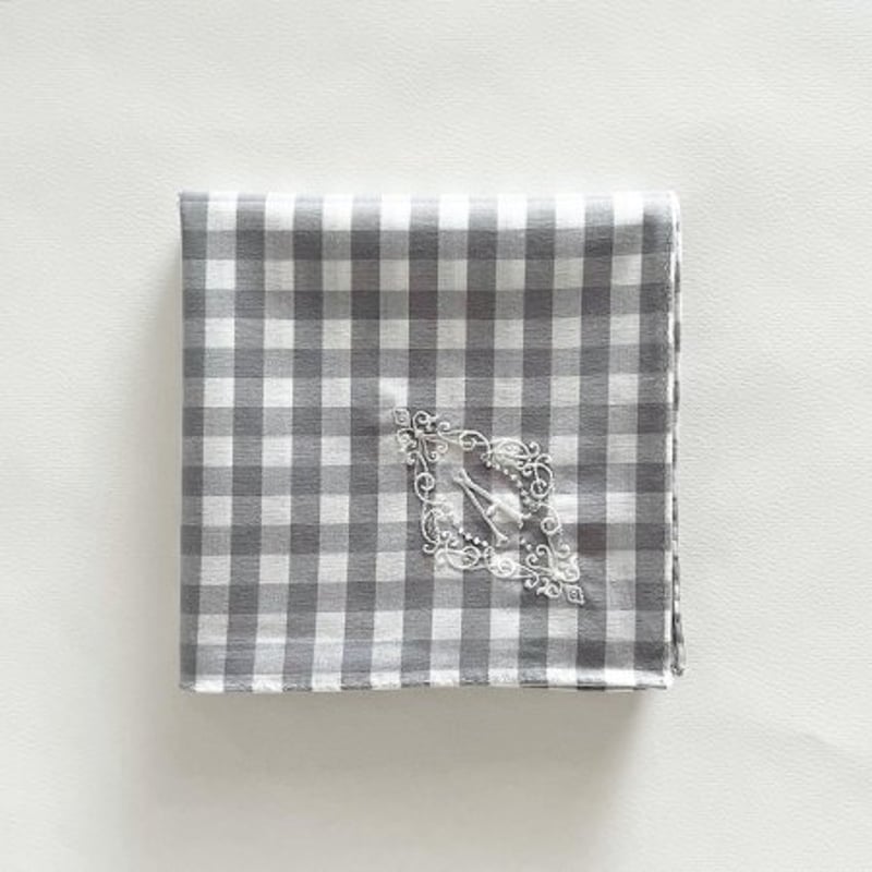 イニシャル刺繍ギンガムチェックのハンカチ（GREY*WHITE） | YLINUM