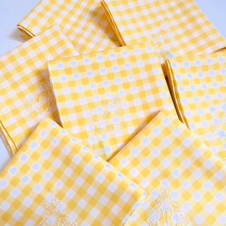 イニシャル刺繍ギンガムチェックのハンカチ（YELLOW*WHITE）