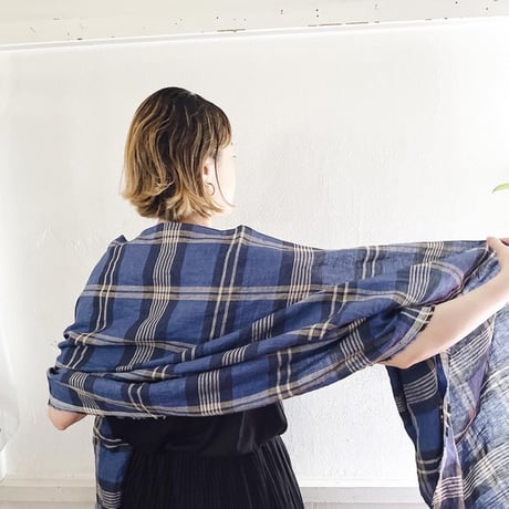 Check Linen Stole - リネン大判ストール（NAVY*BLACK） | SANDÉMEREEN