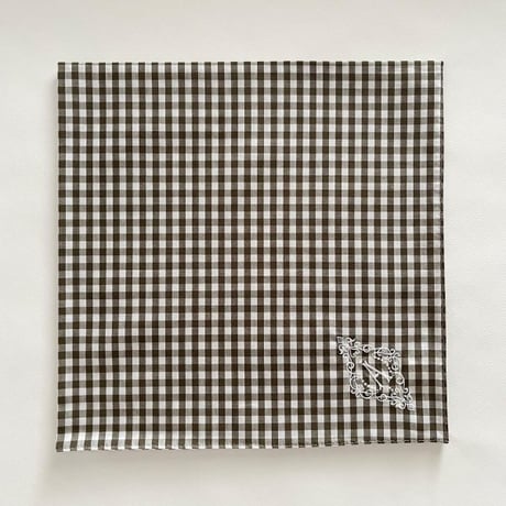 イニシャル刺繍ギンガムチェックのハンカチ（Kahki BROWN*WHITE）