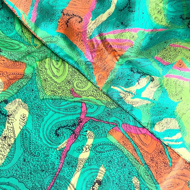 フランス製ヴィンテージ生地のペイズリー柄シルクスカーフ（GREEN