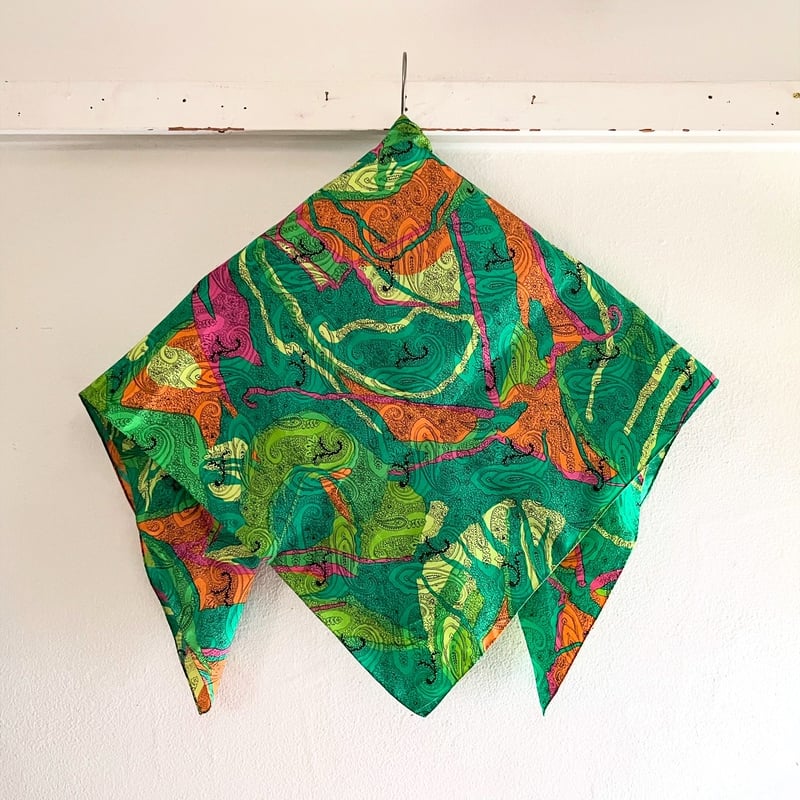 フランス製ヴィンテージ生地のペイズリー柄シルクスカーフ（GREEN