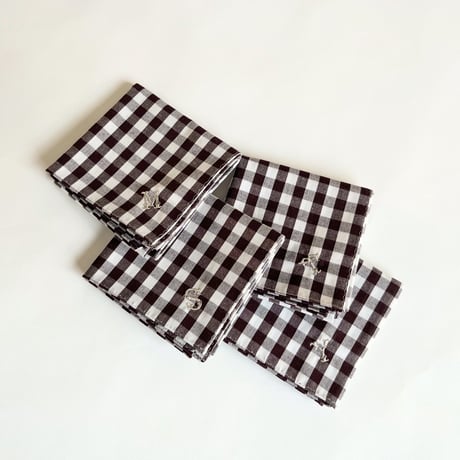 イニシャル刺繍ギンガムチェックの小さめハンカチ（DarkChocolate*WHITE）
