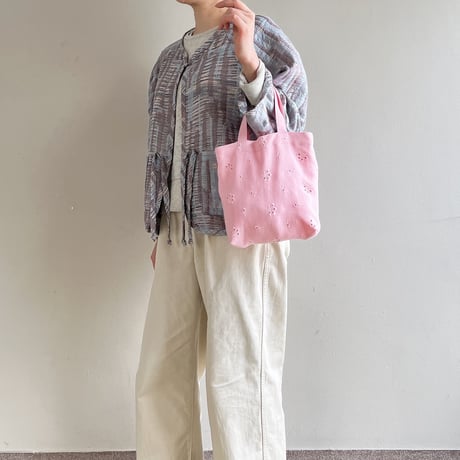 スイス製ヴィンテージ刺繍生地のトートバッグ（Meringue PINK） | SANDÉMEREEN
