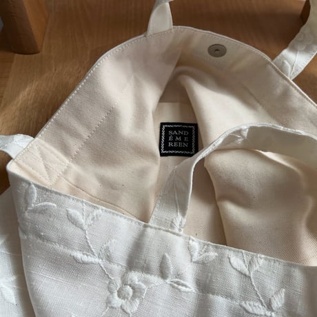 スイス製ヴィンテージ刺繍生地のショルダートートバッグ（WHITE * Floral Embroidery）