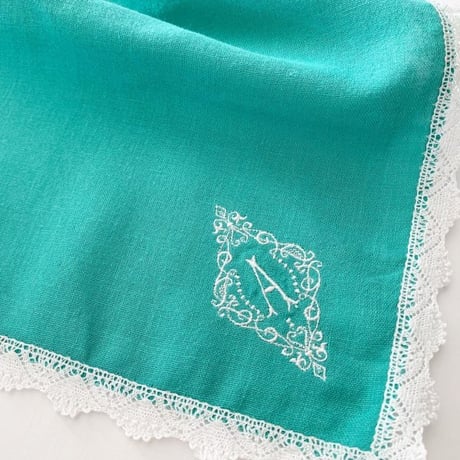 イニシャル刺繍ダブルガーゼレースハンカチ（GREEN）
