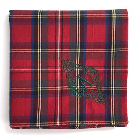 イニシャル刺繍タータンチェックのハンカチ（RED*GREEN*BLUE）