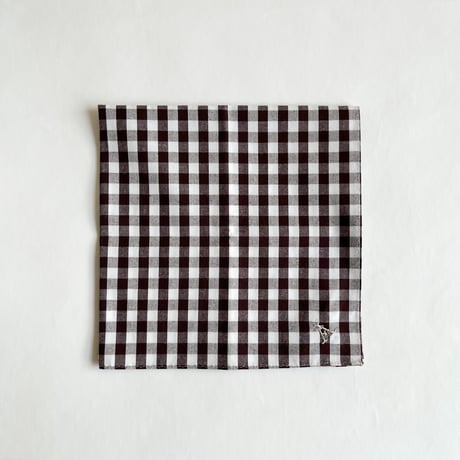 イニシャル刺繍ギンガムチェックの小さめハンカチ（DarkChocolate*WHITE）