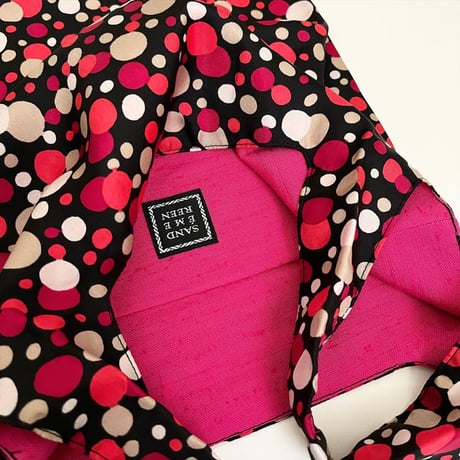 スイス製ヴィンテージシルク生地のドット柄バッグ（BLACK * Fuchsia PINK）