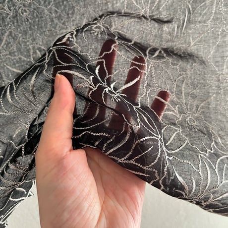 エンブロイダリーレースミニスカーフ（BLACK * WHITE Embroidery）