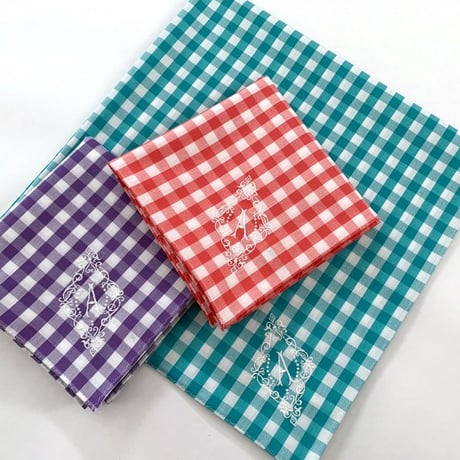 イニシャル刺繍ギンガムチェックのハンカチ（TURQUOISE GREEN）
