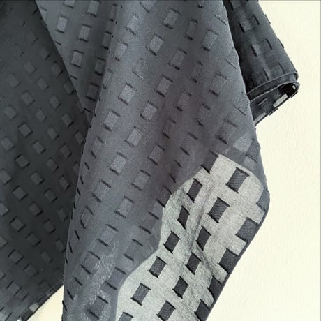 Block Dobby シアーコットン大判スカーフ（BLACK）