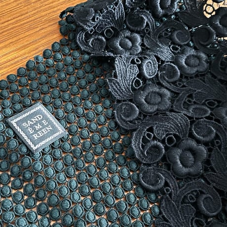 Ribbon Tie Vneck Lace VEST：スイス製ヴィンテージレース生地
