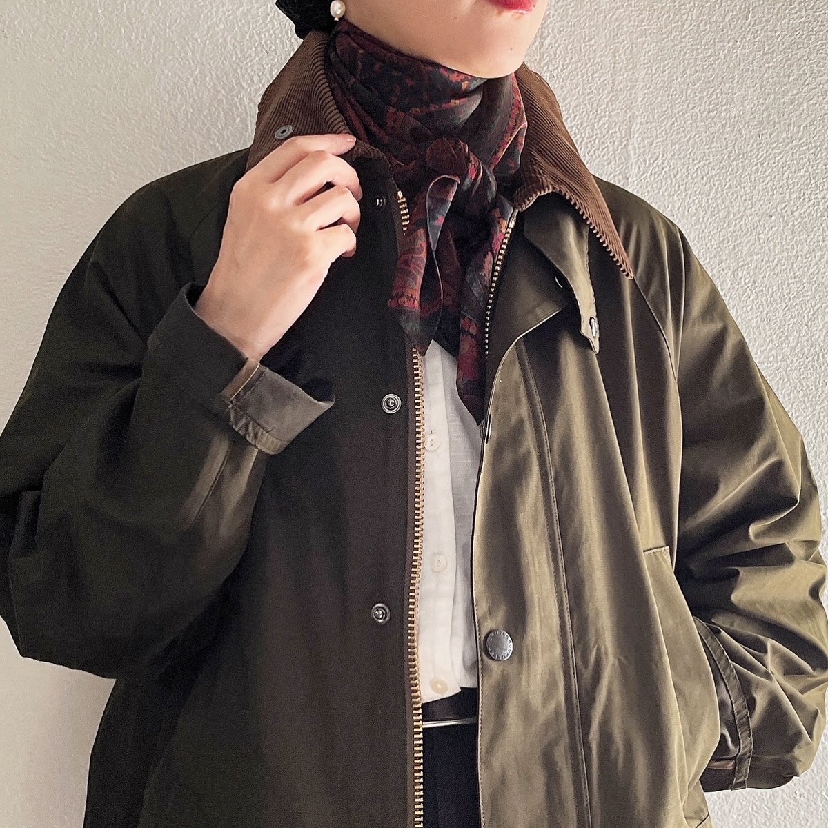 フランス製ヴィンテージ生地のペイズリー柄シルクスカーフ（BLACK