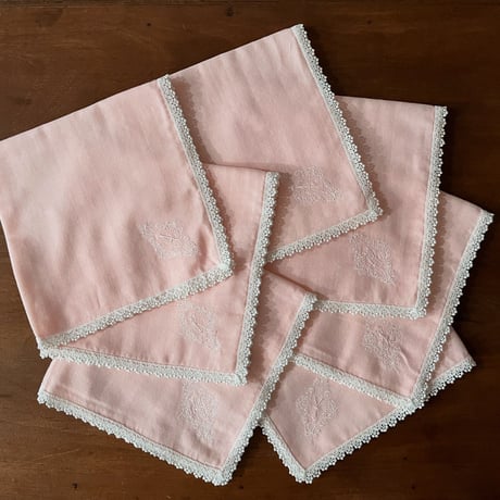 イニシャル刺繍ダブルガーゼレースミニハンカチ（PINK）