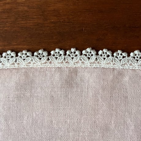 イニシャル刺繍ダブルガーゼレースミニハンカチ（PINK）