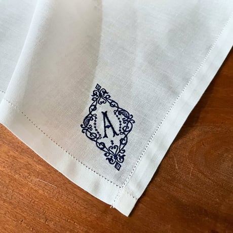 イニシャル刺繍コットンリネンハンカチ