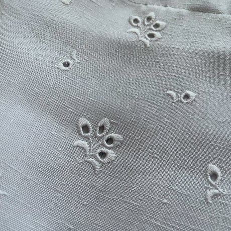 スイス製ヴィンテージ刺繍生地のトートバッグ（Mist GREY）| SANDÉMEREEN