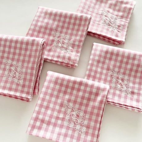 イニシャル刺繍ギンガムチェックのハンカチ（PINK*WHITE）
