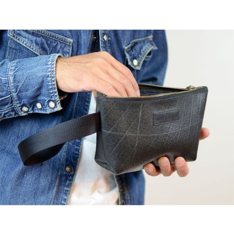 Ronny : Pouch