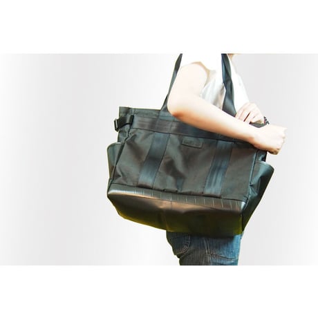 B Wide Tote Bag w/ nylon100