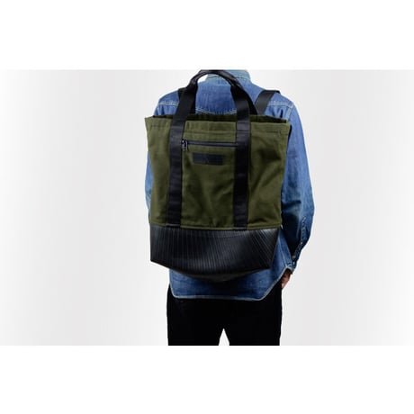 Manee : Backpack+Tote カーキ