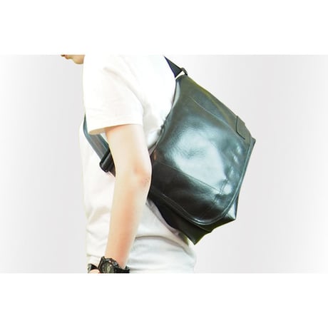 Muni : Messenger Bag (M)