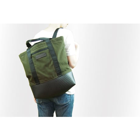Manee : Backpack+Tote カーキ
