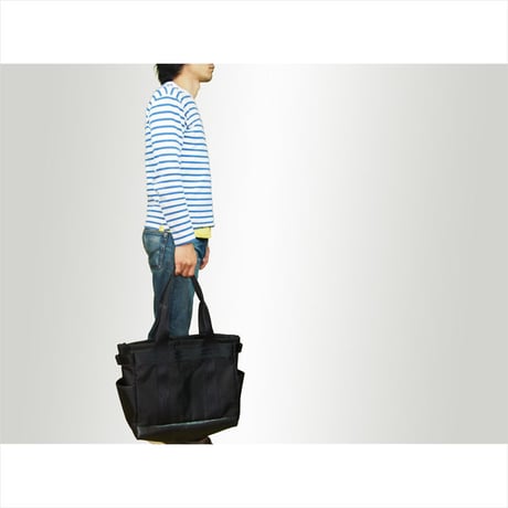 B Wide Tote Bag w/ nylon100