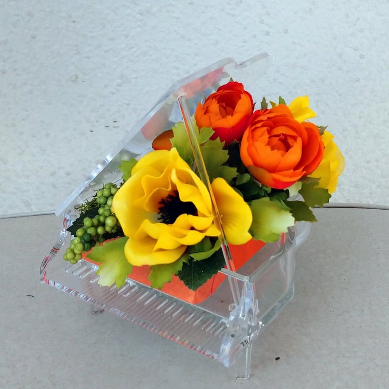 グランドピアノアレンジメント クリアか黒で作成します | 光触媒の花