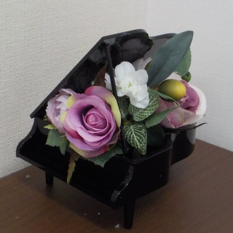 グランドピアノアレンジメント　クリアか黒で作成します