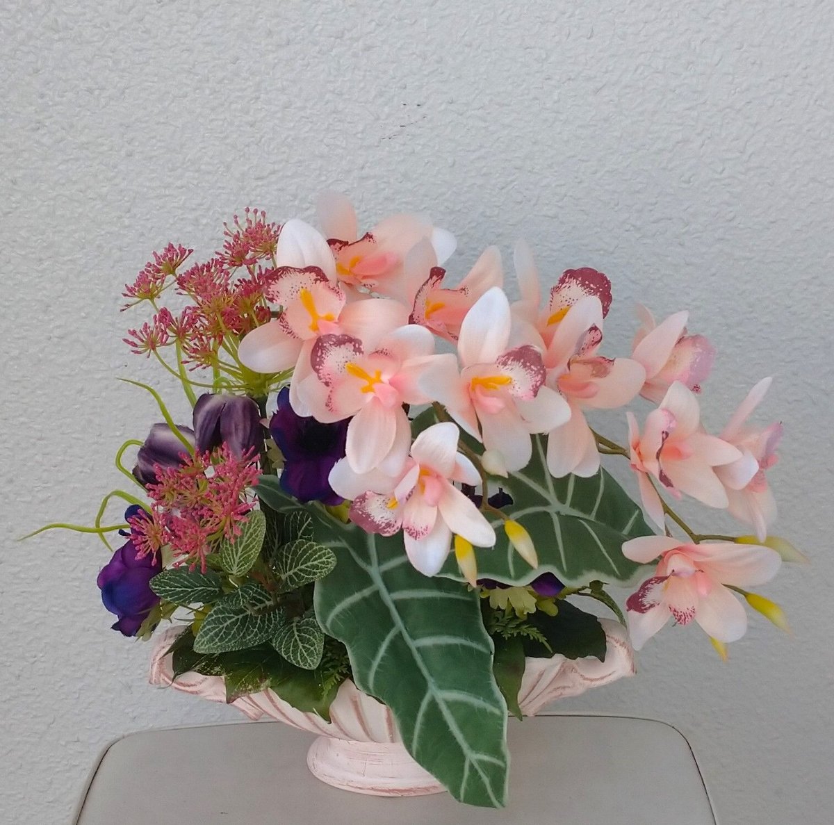 フラワーアレンジメントＢ お祝いのアレンジ。シックに。 #niib #岐阜花屋 #フラワーアレンジメント