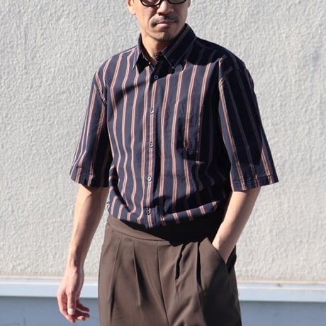 タイプライターレジメンタルストライプ ルーズフィット 裏前立て レギュラーカラー ハーフスリーブシャツ 【MADE IN JAPAN】『日本製』/ Upscape Audience [AUD6174]