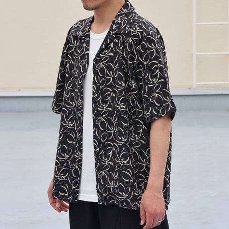 「丹後」 ライトアムンゼン(梨地) 捺染 モノトーンフラワー “マシンプリント” オープンカラー ハーフスリーブシャツ[AUD6608]