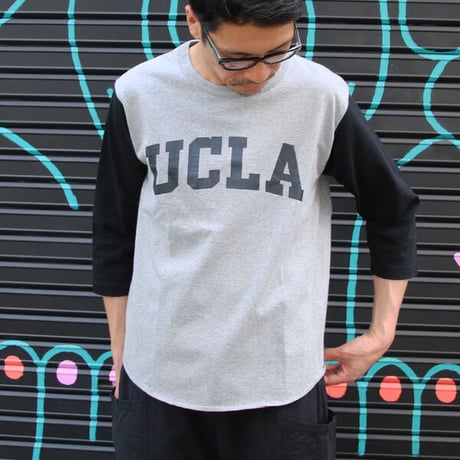 [AUD1835] Audience オールドプリント"UCLA"ヴィンテージセットインベースボールアンダーTEE