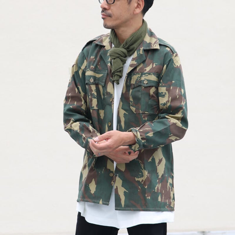 SADF 南アフリカ防衛軍 ヌートリアシャツ1stパターン 1975年製実物中古 SADF 南アフリカ防衛軍 ヌートリアシャツ1stパターン 1975年製