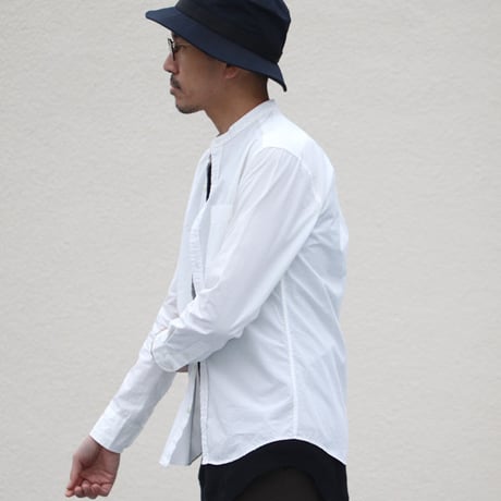 【RE PRICE / 価格改定】バンドカラー長袖シャツ【MADE IN JAPAN】『日本製』/ Upscape Audience [AUD1864-WHITETYPEWRITER]