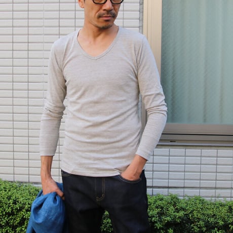 【RE PRICE/価格改定】[AUD1144] Upscape Audience ガラガラ紡Vネック長袖カットソー