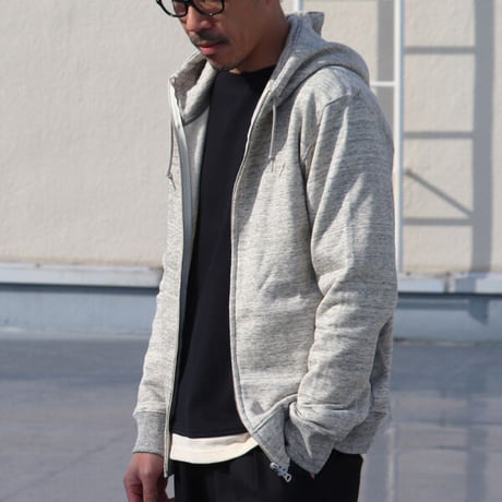 【RE PRICE/価格改定】[AUD2615] Upscape Audience 度詰裏毛フードスタンドブルゾン
