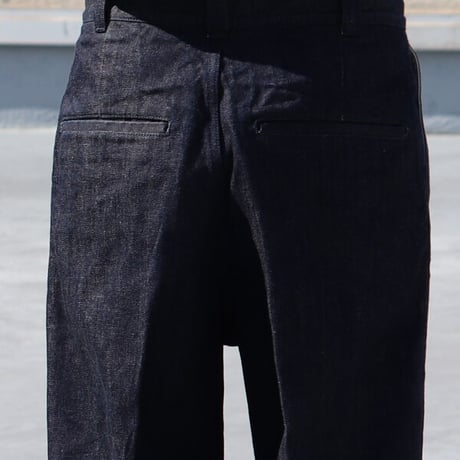 「備後」13.75oz 横ベージュ セルヴィッチ 青耳デニム 1タック バレルパンツ【MADE IN JAPAN】『日本製』/ Upscape Audience [AUD3551]