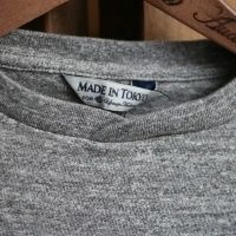 【RE PRICE / 価格改定】[AUD1857]吊り編み天竺オーバーラップクルーネックグラスポケ付半袖_TEE【MADE IN JAPAN】『日本製』 / Upscape Audience